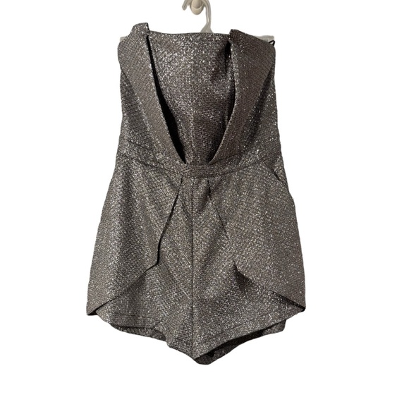 Fashion Nova All That Glimmers Metallic Romper Silver Strapless NWT Size L - Picture 1 of 7